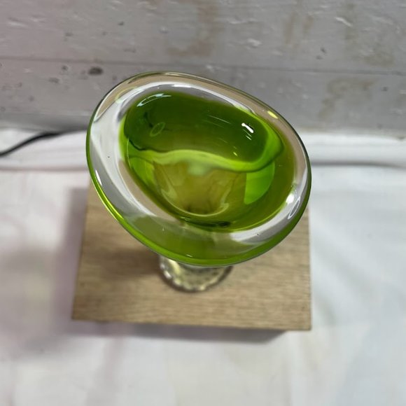 Golden Crown E&R Sweden Green Clear Art Glass Tulip Shape Bud Vase with Label - Picture 6 of 11